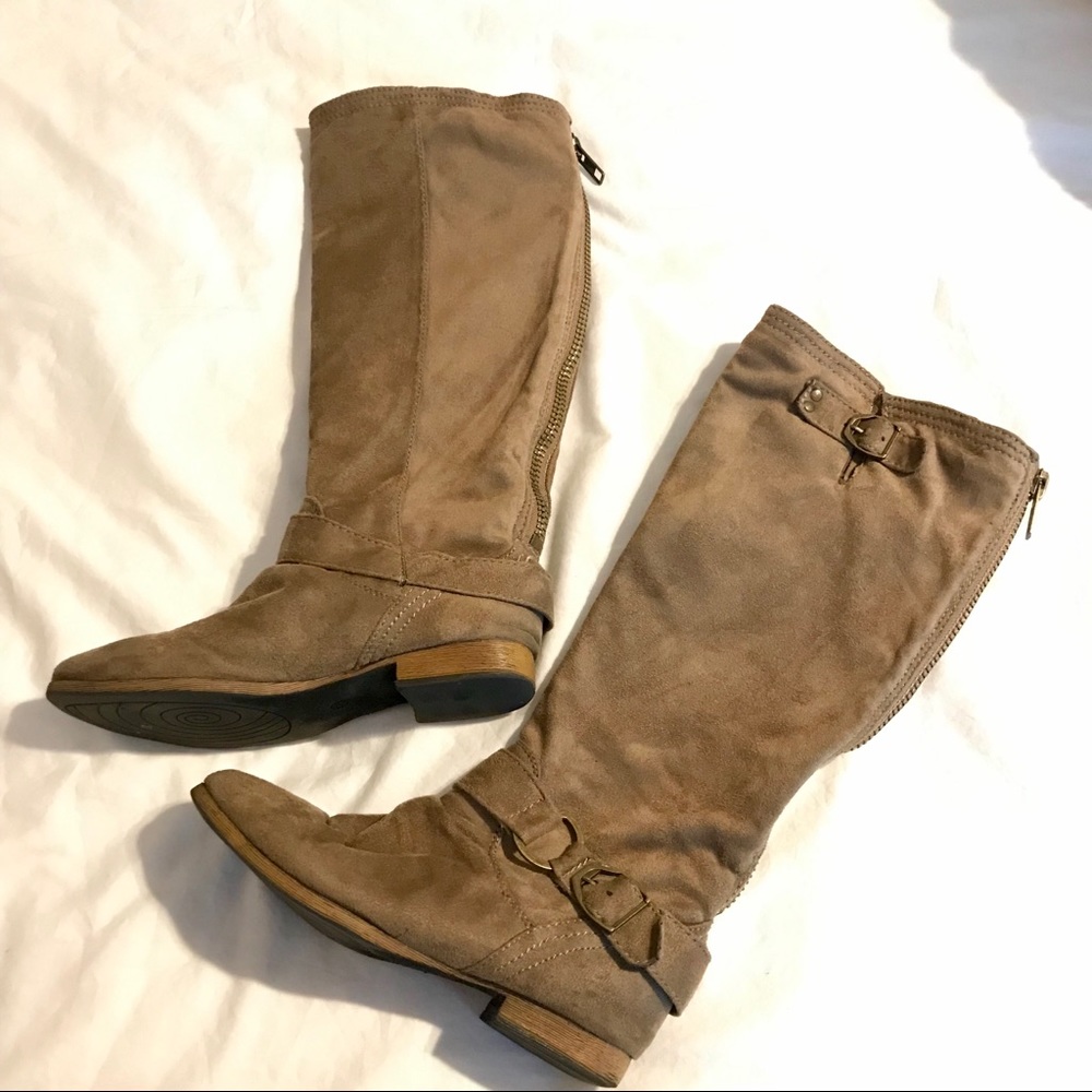 Knee length suede boots